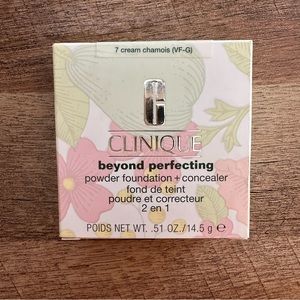 Clinique Beyond Perfecting Powder Foundation+ Concealer